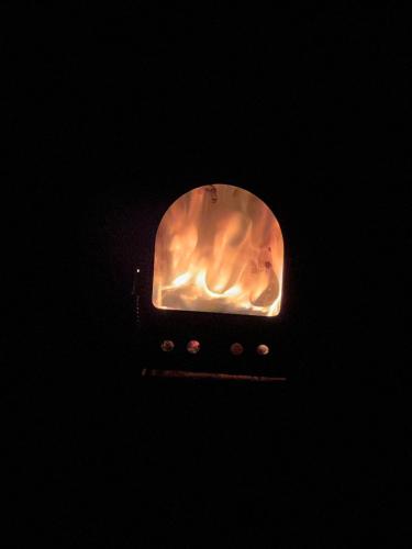 chimenea-calentadores-glamping-valle-alegre-2025